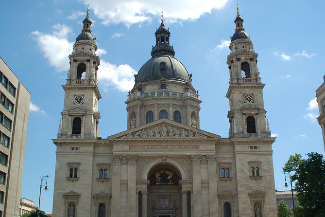 Budapest City Sightseeing Half-Day Tour - Guide quality can shape the whole morning