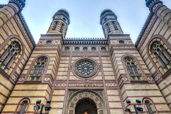Budapest City Walk in Jewish Quarter - Why a four-hour walk works so well here