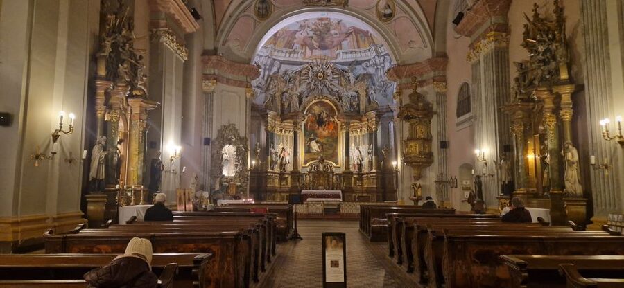 Budapest: Classical Music Concert in St. Michael's Church - What the Duna String Orchestra adds