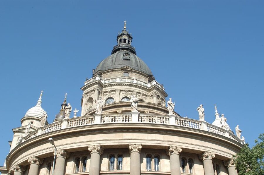 Budapest: Classical Music Concerts in St Stephen's Basilica - Seating classes, VIP places, and arrival advice