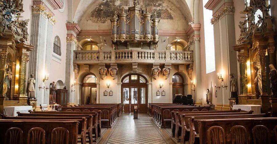 Budapest: Concert on the Oldest Working Organ in the City - Entering St. Michael’s Church near Váci utca