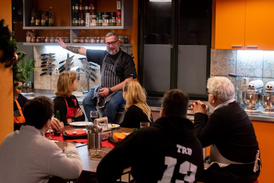 Budapest: Cooking School – Hungarian Menu & Local Market - Starting with snacks at Central Market Hall