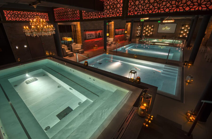 Budapest: Couple Holistic Swedish Massage with Jacuzzi Time - Twenty minutes in a private bath or jacuzzi