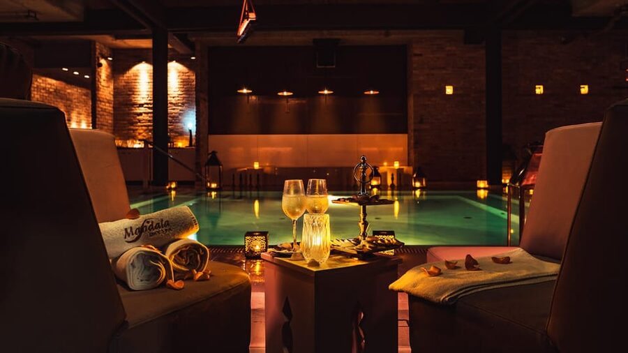 Budapest: Couple Holistic Swedish Massage with Jacuzzi Time - Four pools, a large jacuzzi, sauna, and steam room