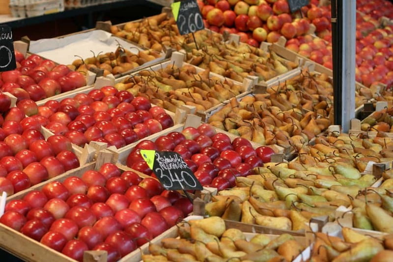 Budapest Culinary & Wine Walk—Budapest’s Signature Food Tour - Finish with three Hungarian wines