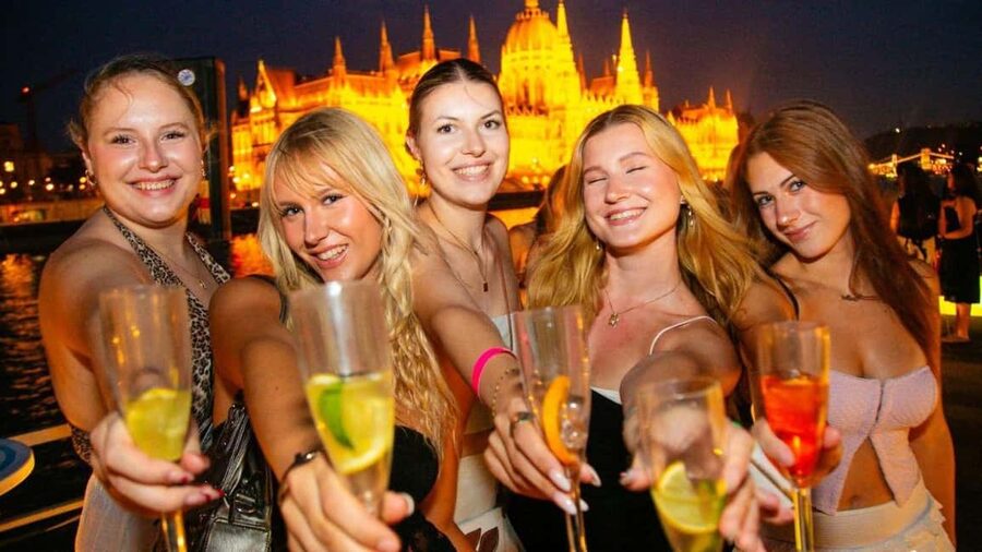 Budapest: Danube Beat Party Cruise with Drink Packages - What you see from Margaret Bridge to Rákóczi Bridge