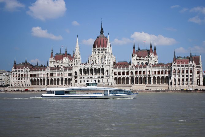 Budapest Danube Cruise with Drink, Audio Guide, Margaret Island - Daylight, evening, and seasonal timing