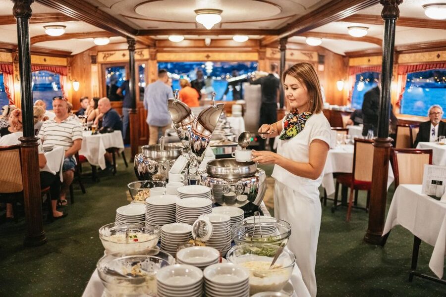 Budapest: Danube River Cruise with Dinner and Prosecco - Bridges, Margaret Island, and the Buda side