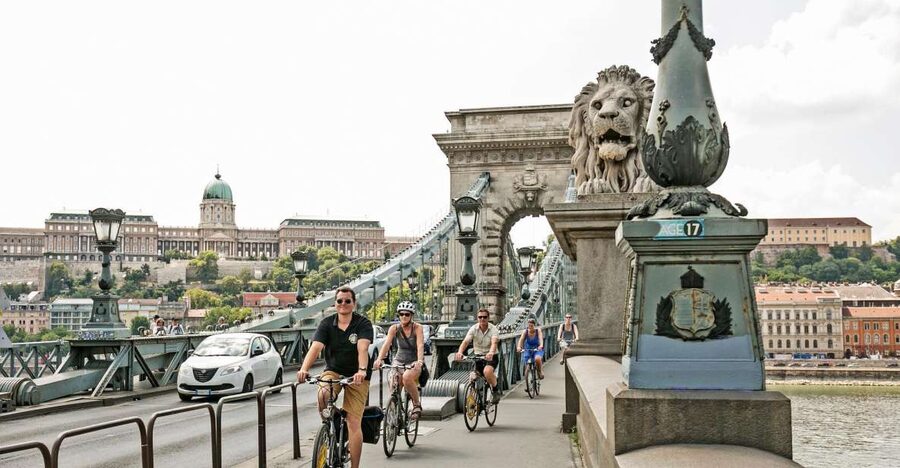 Budapest: Danube River Views Bike Ride - Why a bicycle is a smart way to meet Budapest