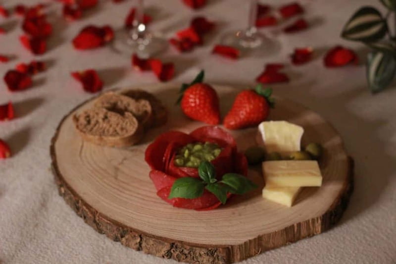 BUDAPEST, Day Spa : Couples Massage with Roses Bubble Bath - A three-hour spa date in central Budapest
