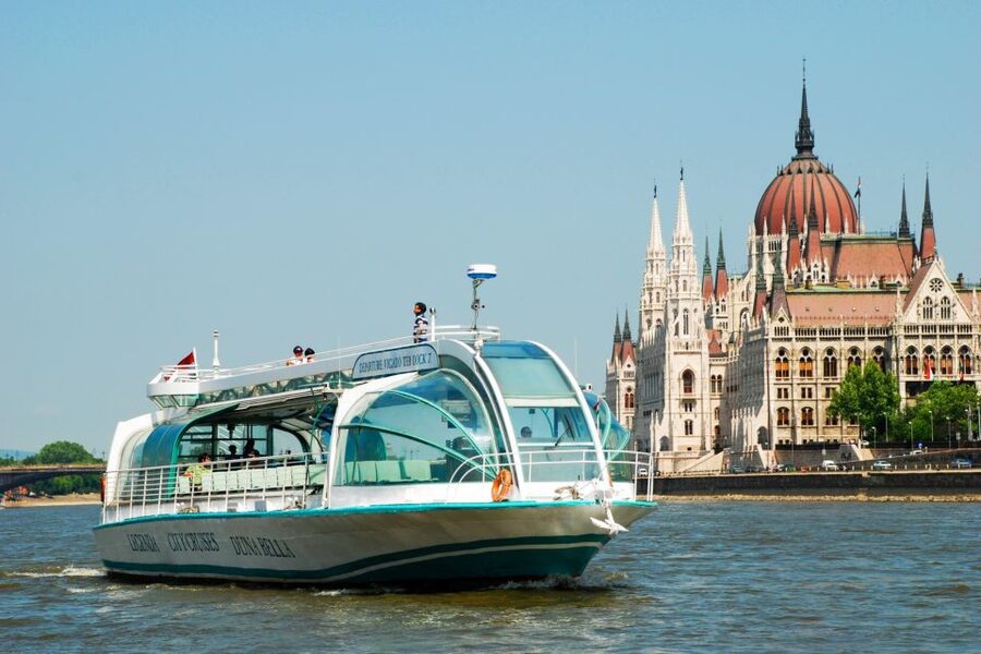 Budapest: Daytime Sightseeing Boat Cruise - Booking details and value at $23