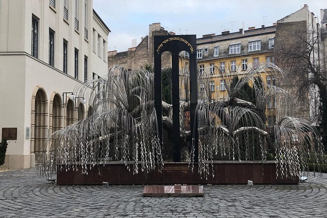 Budapest Dohany, Heroes', Rumbach synagogues & Jewish Ghetto Tour - Starting at the Great Synagogue on Dohány Street