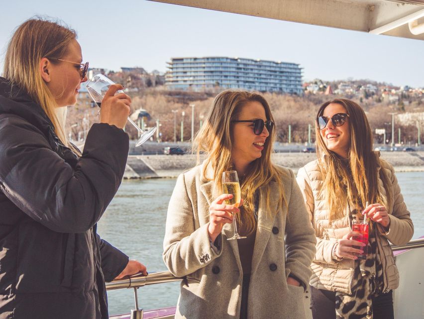 Budapest: Downtown Budapest Cocktail Cruise - Practical advice for a smooth evening