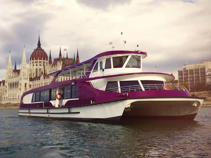Budapest: Downtown Budapest Unlimited Booze Cruise - Chain Bridge and Margaret Bridge