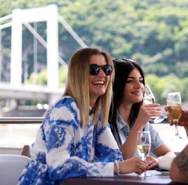 Budapest: Downtown Budapest Unlimited Booze Cruise - Drinks, service, and what $40 buys you