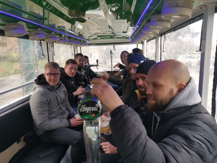 Budapest: eBeerBus Sightseeing Tour - Beer, music, and the social atmosphere