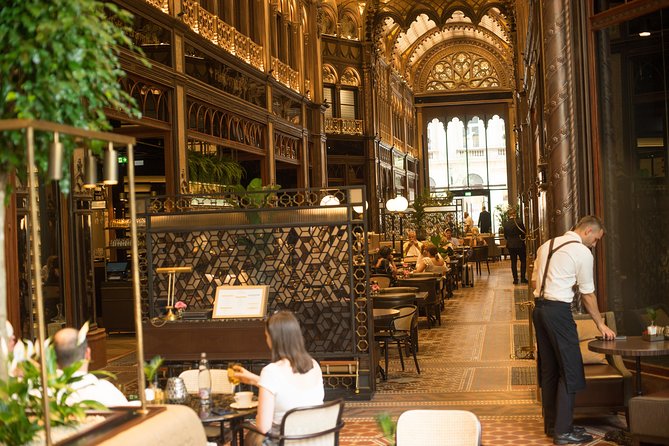 Budapest Essential Walk&Food tasting - Deák Square, Elizabeth Square, and the Opera House