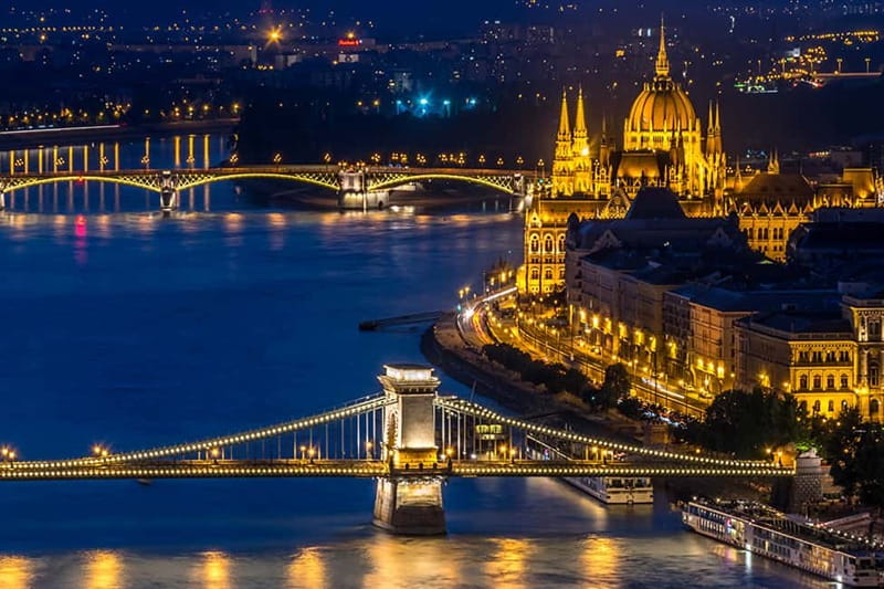 Budapest: Evening Castle Hill Tour with Fishermen's Bastion - Buda Castle and the Royal Palace lights