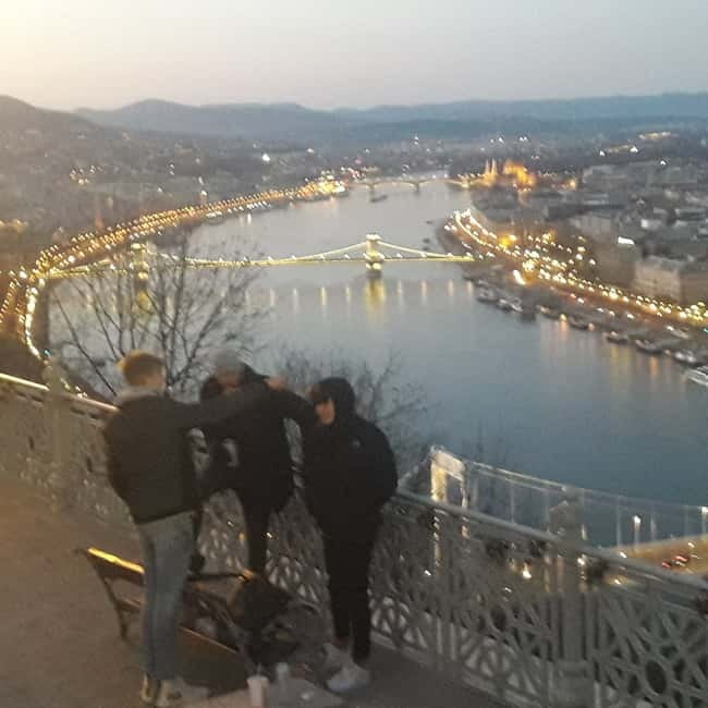 Budapest: Evening Castle Hill Tour with Fishermen's Bastion - Meeting at Batthyány Square