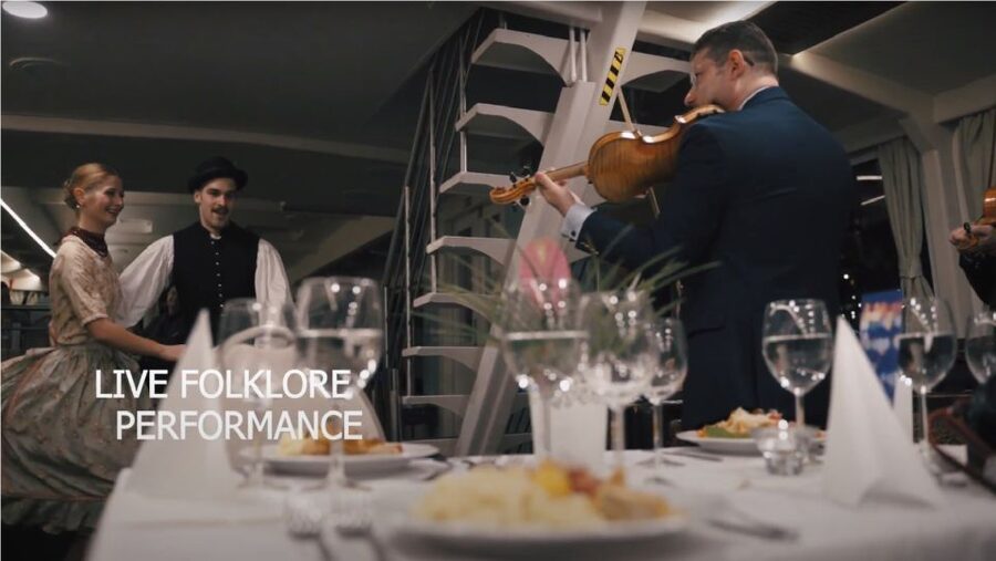 Budapest: Evening Cruise and Dinner with Welcome Drink - Who will enjoy this cruise most
