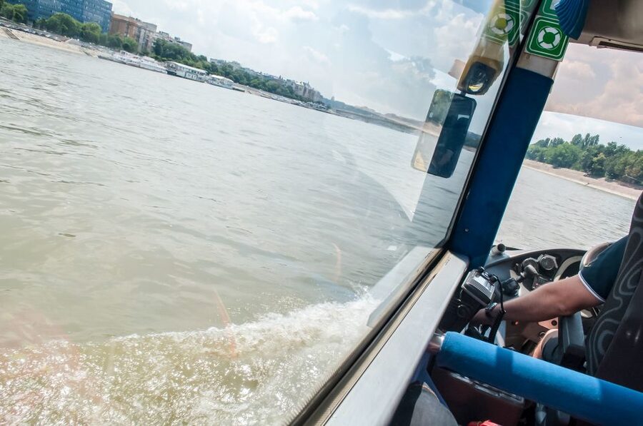 Budapest: Floating Bus Tour by Land and Water - Comfort, weather, and seating