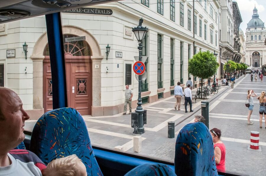 Budapest: Floating Bus Tour by Land and Water - Starting at Széchenyi István Square