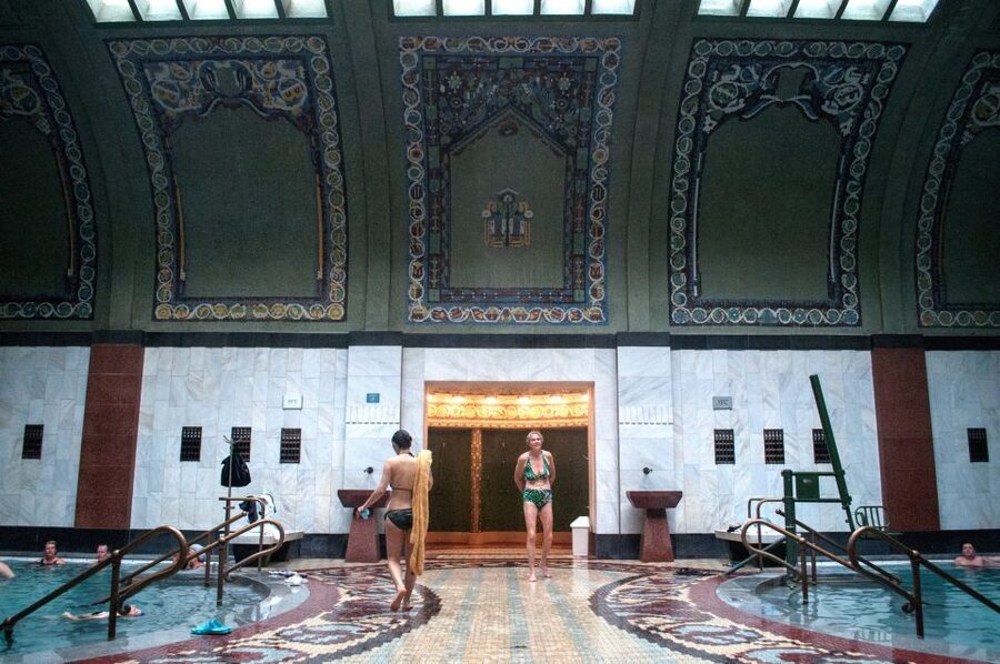 Budapest: Full-Day Gellért Spa Ticket - Lockers, cabins, towels, and clothing