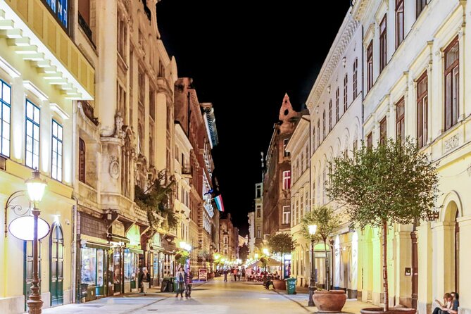 Budapest Ghost Quest: Self-Guided Haunted City Adventure - Heroes’ Square sets the tone