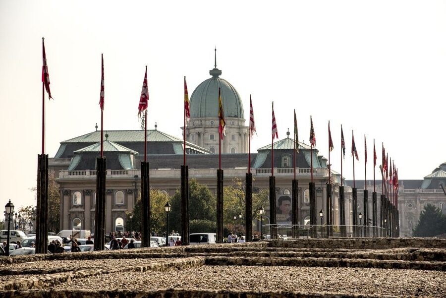 Budapest: Grand City Tour with Parliament Visit - The Castle District: big views, short walking time