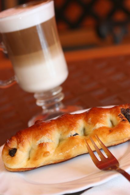Budapest Grand Half-Day Jewish Heritage Tour - Coffee, cake, and a useful lunch option
