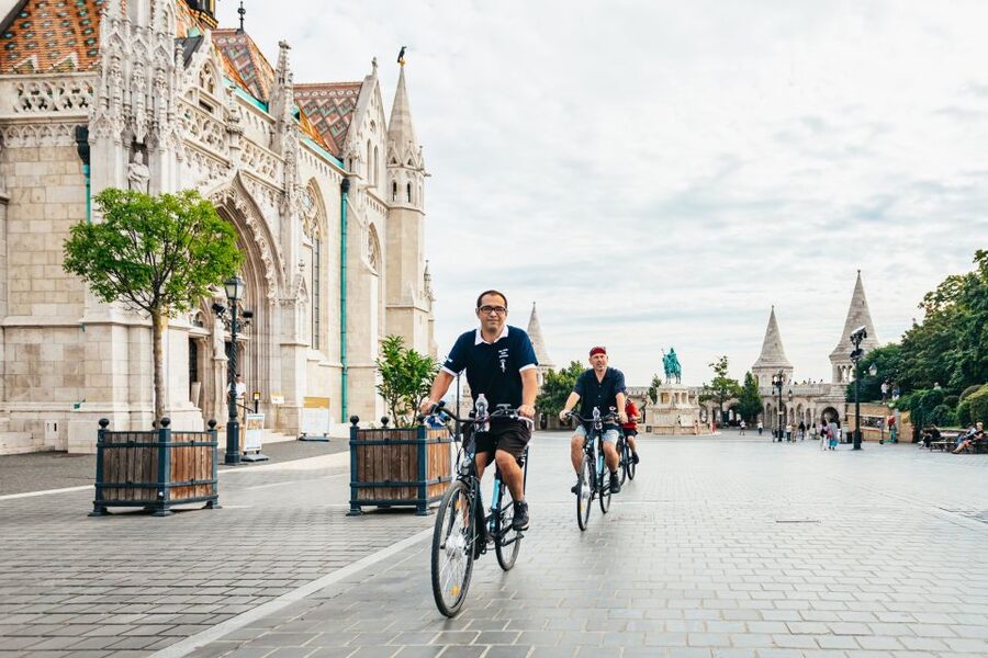Budapest: Grand Sightseeing Bike Tour - Margaret Bridge and a pause on the island