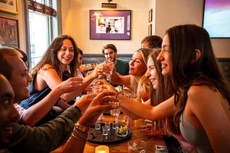 Budapest: Guided Bar Crawl Walking Tour - Budapest nightlife with a history lesson in your glass