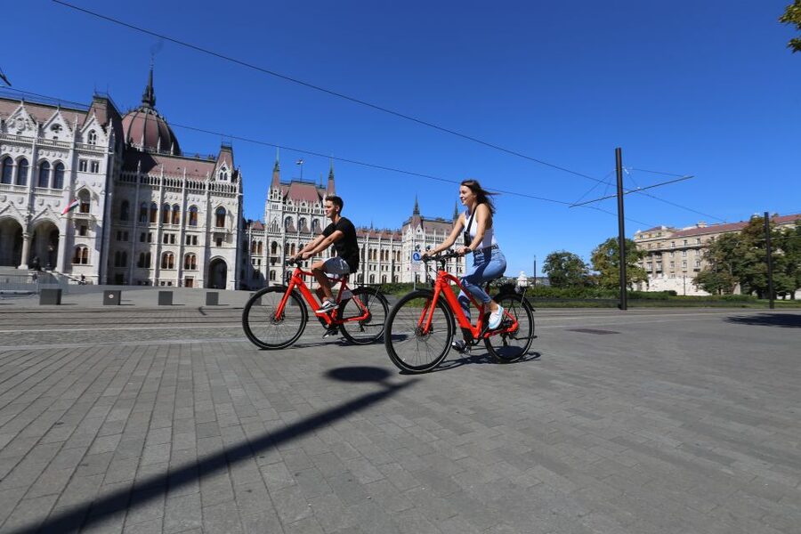 Budapest: Guided Downtown Electric Bike Tour - Parliament and the Danube