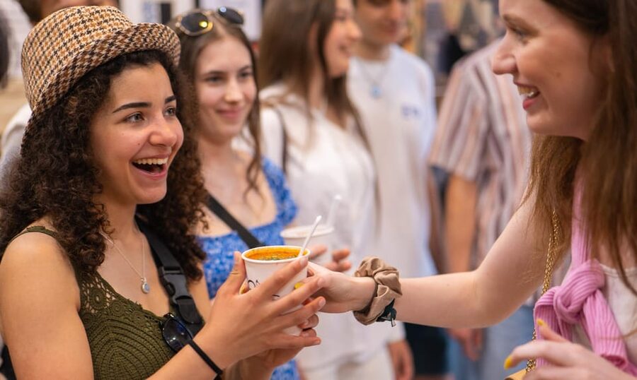 Budapest: Guided Food Tour with Wine, Beer, and Shots - District 7, From Jewish Quarter to Party Streets