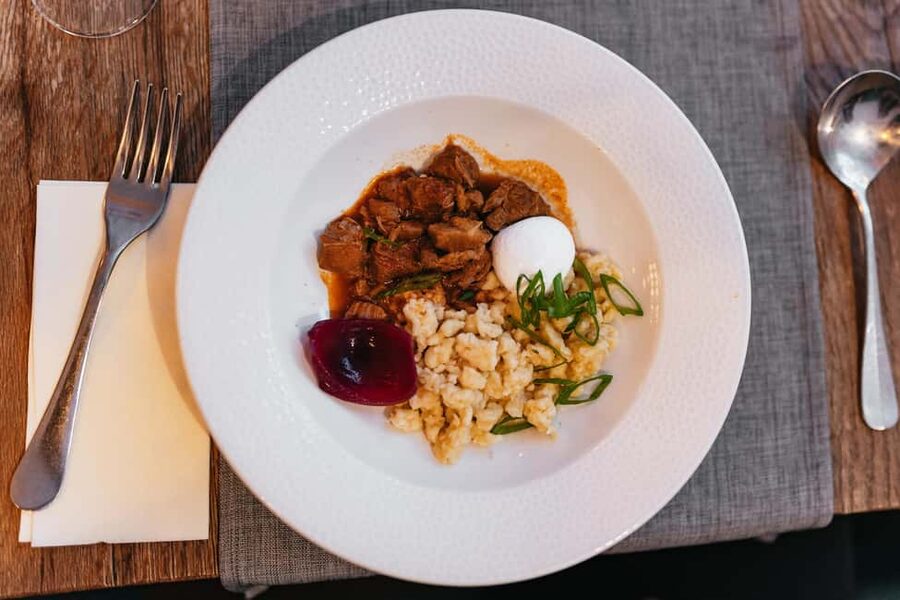 Budapest: Guided Foodie Walking Tour with Food and Drinks - Key points to know before booking