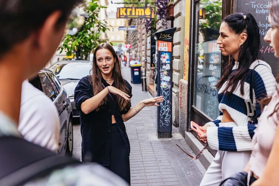 Budapest: Guided Foodie Walking Tour with Food and Drinks - How much food do you actually get?