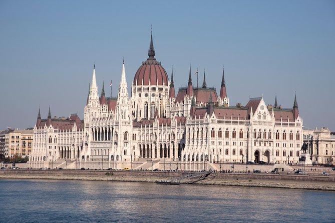 Budapest Guided Half-Day Grand City Tour with Parliament Visit - Buda Castle and the western bank
