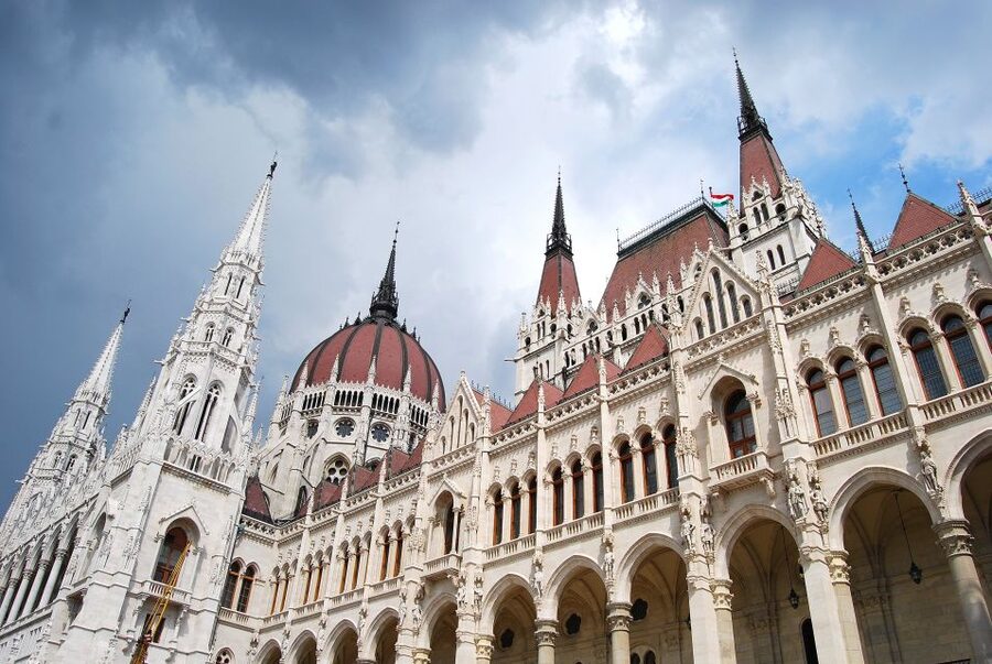 Budapest: Guided Walking Tour of Pest - Why Pest is the right side of Budapest for a short walking tour