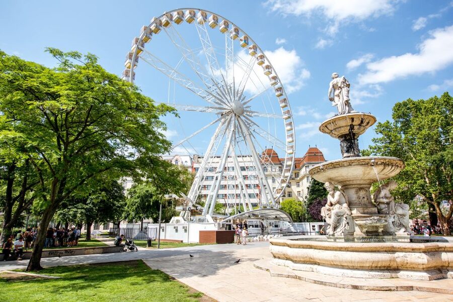 Budapest: Guided Walking Tour of Pest - Liberty Square and the city’s public memory