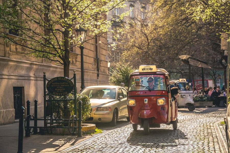 Budapest: Half-Day Exclusive Highlights Private Tour - Price, private value, and extra costs