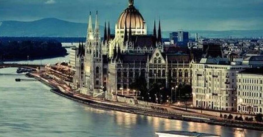 Budapest: Half-Day Highlights Small Group Private Tour - Heroes’ Square, City Park, and the Millennium Underground
