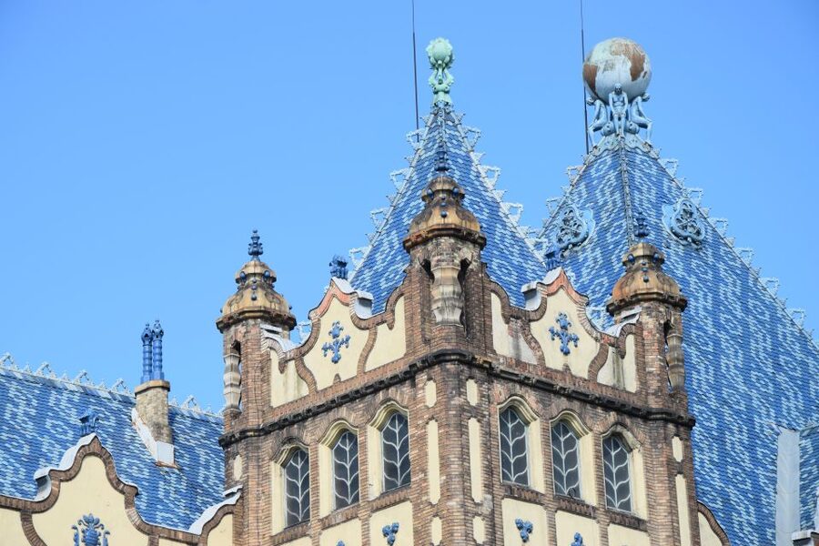 Budapest Half Day Tour with Gabor - Parliament, Liberty Square, and the Danube shoes