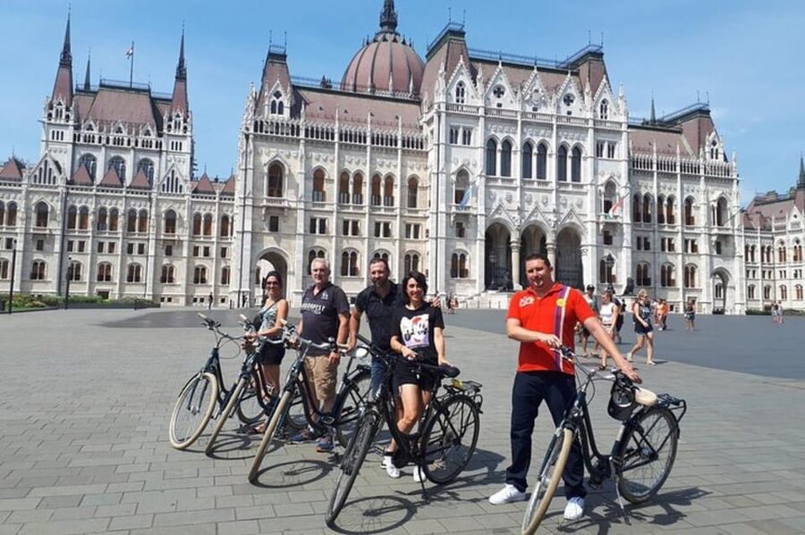 Budapest : Highlights & Hidden Gems Walking Tour - Starting at Szervita tér and meeting near Immaculata kegyoszlop