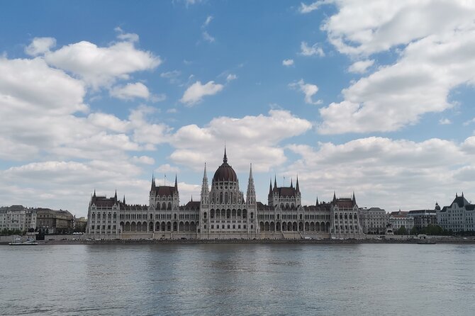 Budapest Highlights Private E-bike Tour - The Chain Bridge and Buda’s riverfront