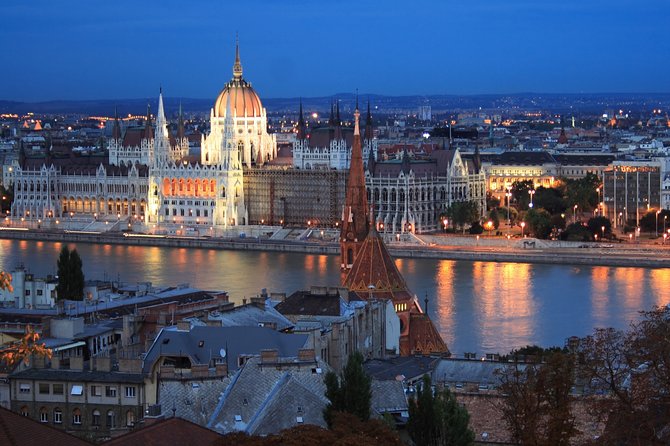 Budapest Highlights Self guided scavenger hunt and Walking Tour - Erzsébet tér and St. Stephen’s Square