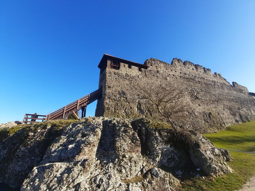 Budapest Hike to Visegrád Castle w or wo Sauna/Danube beach - What to pack for the seven-hour outing