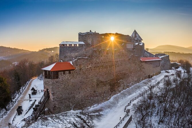 Budapest Hike to Visegrád Castle w or wo Sauna/Danube beach - The 3.5-kilometer climb through old forest