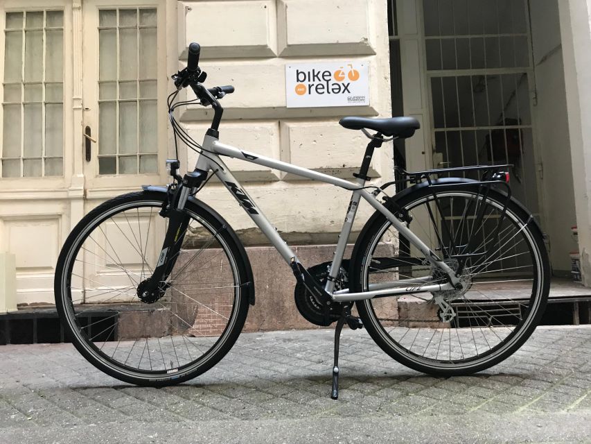 Budapest: Historic Downtown Bicycle Ride with Scenic Views - Pace, bikes, and physical requirements