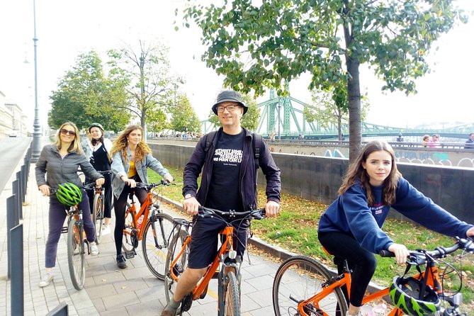 Budapest Historic Downtown Bicycle Tour in small groups - From the Jewish Quarter to Andrassy Avenue
