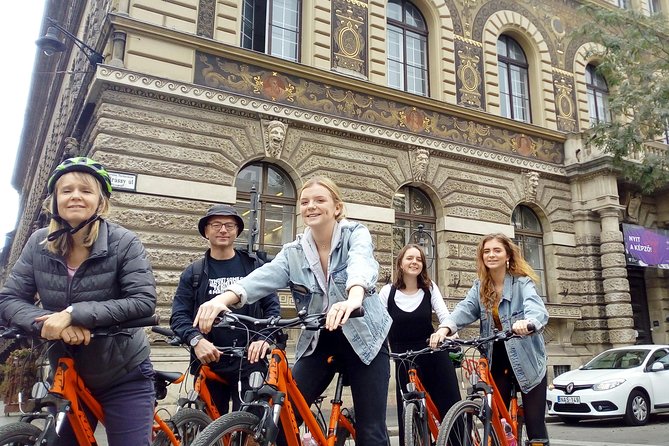 Budapest Historic Downtown Bicycle Tour in small groups - Liberty Bridge, the market, and the Great Synagogue